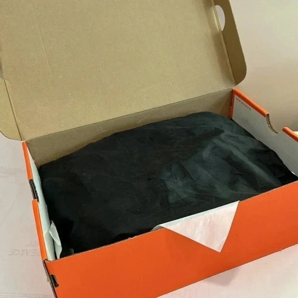 Nike Men's Alpha Menace Pro 3 Mid Football Cleats - Picture 6 of 6